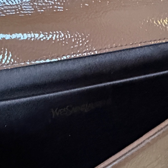 YSL Brown Patent Leather Belle Du Jour Clutch - Picture 5 of 10